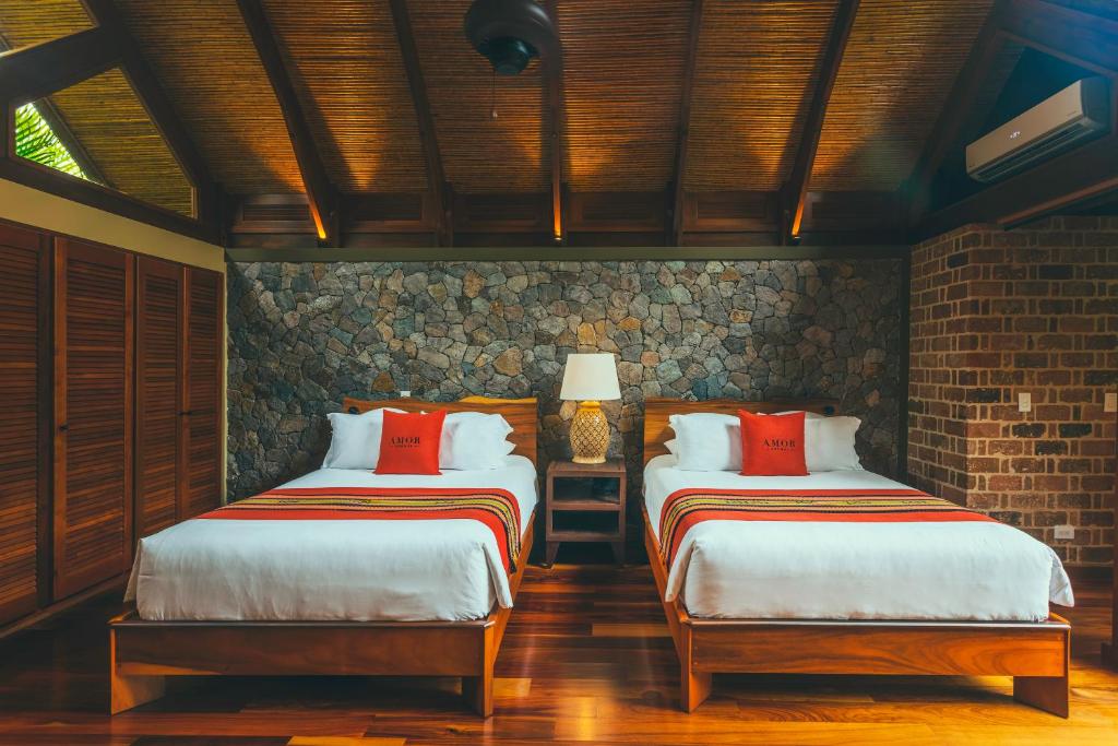 Canyon Casita Queen