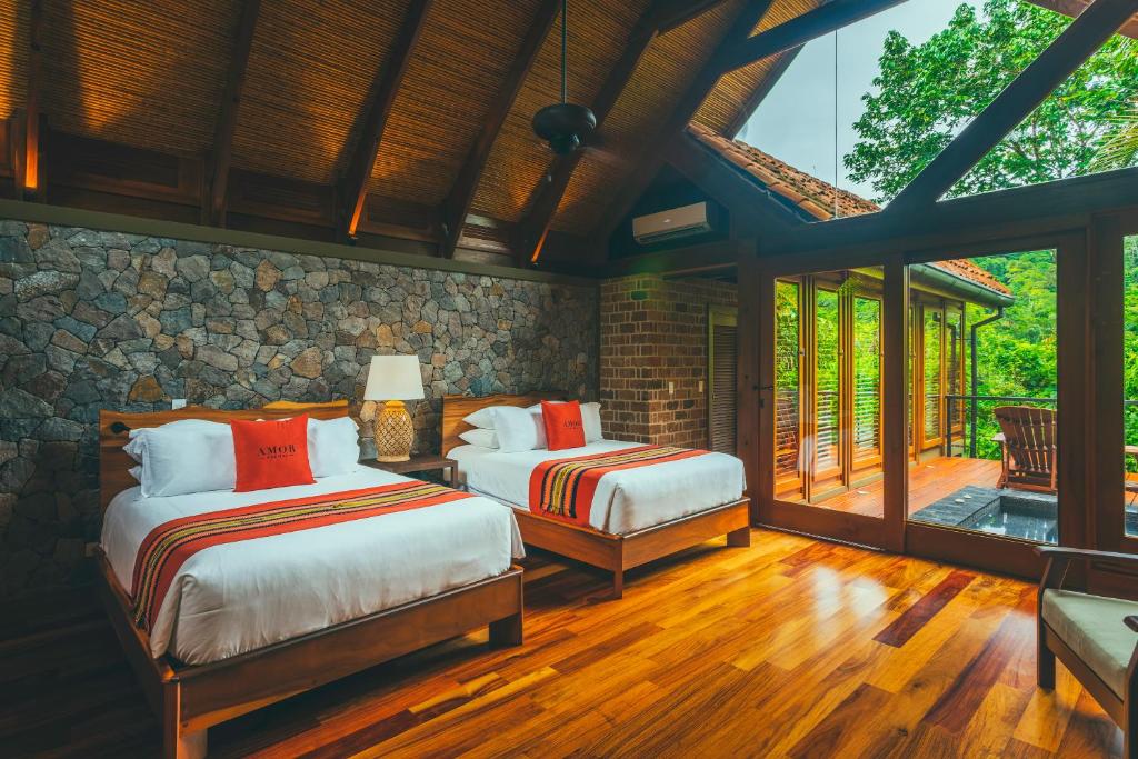 Canyon Casita Queen